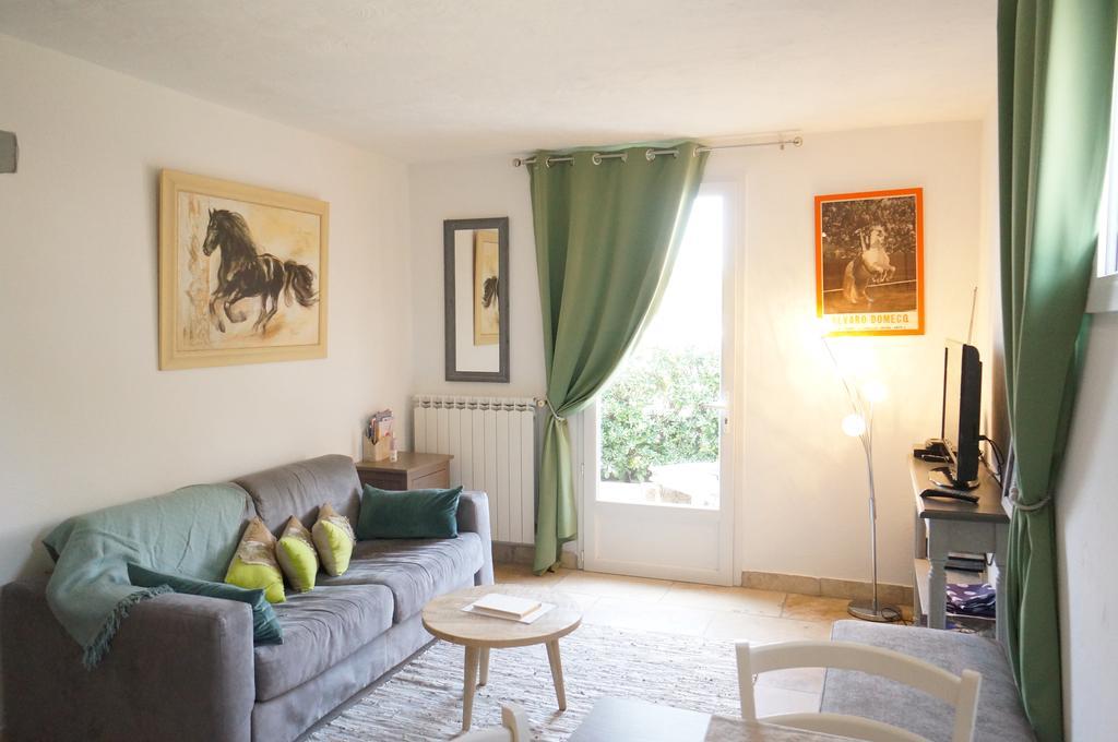 Gites Equestres Lou Caloun - Les Saintes Maries De La Mer Saintes-Maries-de-la-Mer Exterior foto