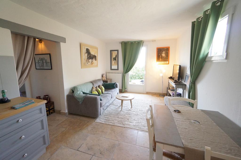Gites Equestres Lou Caloun - Les Saintes Maries De La Mer Saintes-Maries-de-la-Mer Exterior foto